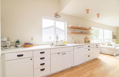 Langley Casa | "The Langley House", a pie del centro, recientemente remodelado, ideal para familias.