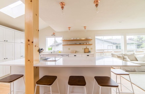 Langley Casa | "The Langley House", a pie del centro, recientemente remodelado, ideal para familias.