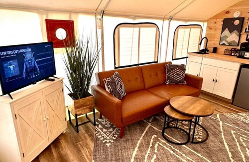 Cadiz Alquiler De RV | The Laredo, Luxury Safari Tent