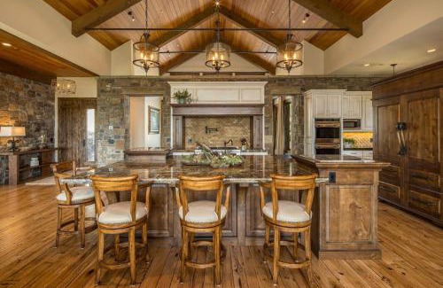Spanish Peaks Casa | The Last Best Chalet