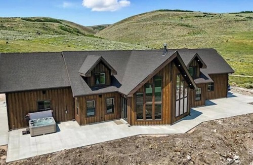 Fish Haven Casa | The Last Frontier - Hot Tub. Basketball Court . Teepee. 20 Acres with Lake Views