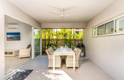 Palm Cove Villa | The Last Resort Villa 1