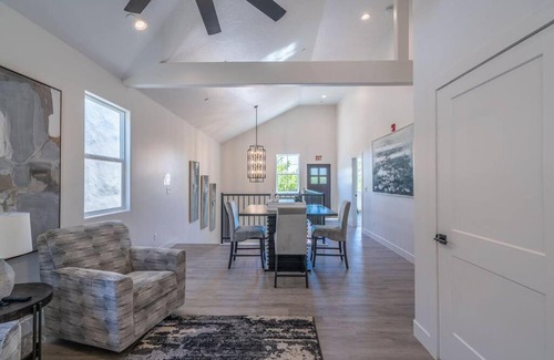 Hurricane Casa | The Latitude Adjustment, located close to Golf,Sand Dunes, Reservoir & National Parks