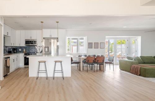 New Papago Parkway Casa | The Lavish Downtown Oasis