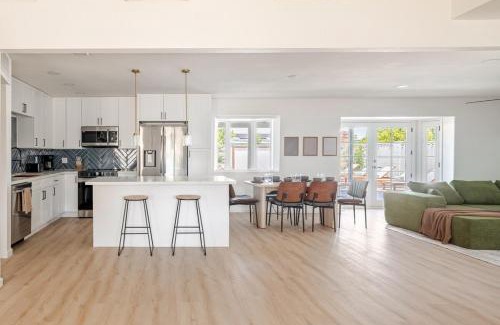 New Papago Parkway Casa | The Lavish Downtown Oasis