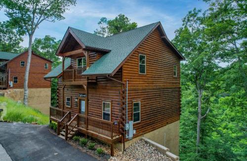 Sevierville Casa | The Lazy Bee - Mountain Views, Pool, Hot Tub & Games for All