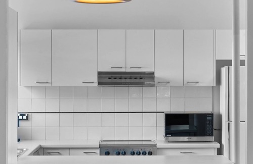 Budgewoi Casa | The Lazy Mimosa Retreat stylish 4BR Home Near Beach & Lake