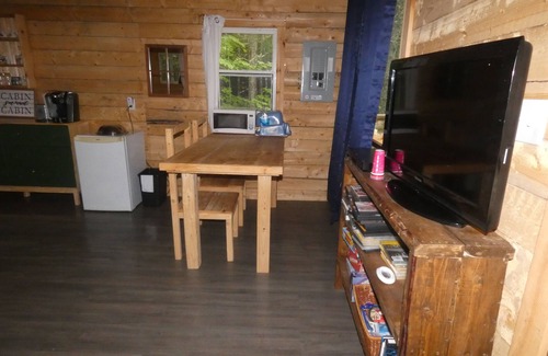 River Denys Cabina | The Lazy Moose Cabin-Rustic Dry Cabin
