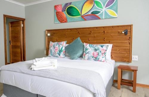 Ezembeni Cama Y Desayuno | The Lazy Moose Restaurant and Lodge