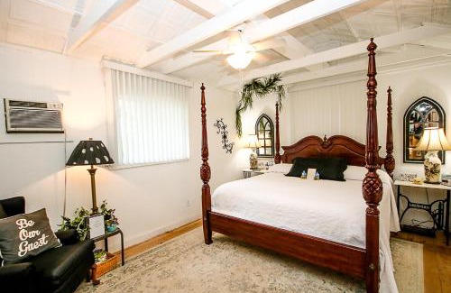 Tyler Casa | The Lazy Squirrel