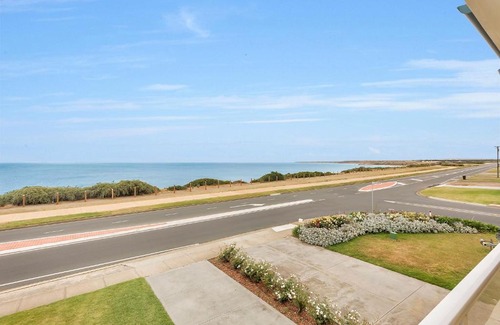 Aldinga Beach Casa | The Leafy Dragon