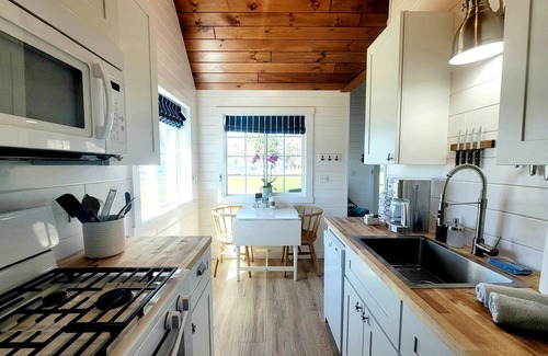 Alexandria Bay Casa | The Ledges Resort and Marina, Sparrow