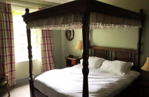 Chiddingstone Hoath Hotel | The Leicester Arms