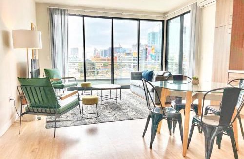 East Village Apartamento | The Leo - Deluxe 3 Bedroom Stay