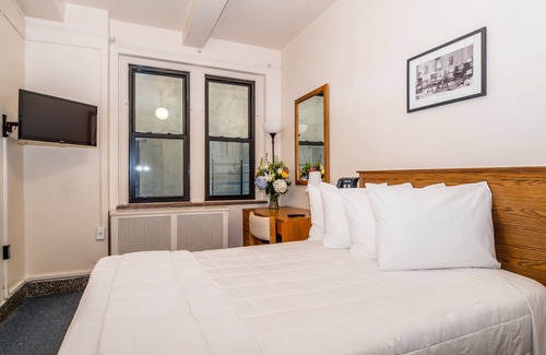 Chelsea Hotel | The Leo House