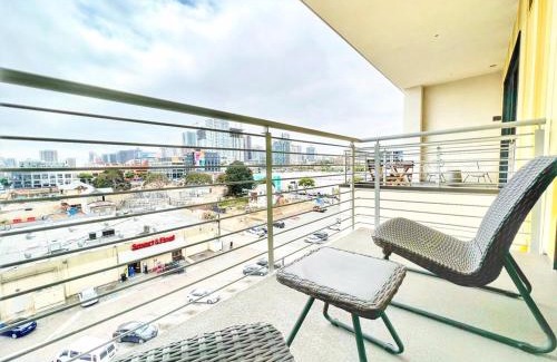 East Village Apartamento | The Leo - One Bedroom Apartment W Private Balcony