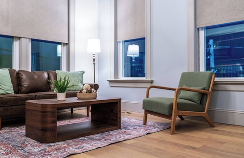 Sedalia Apartamento | The Library - Luxury 2-Bedroom Apartment in Downtown Sedalia