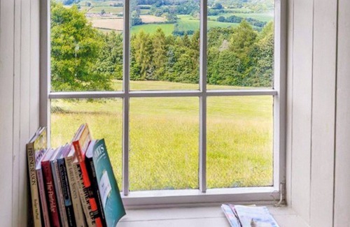 Crickhowell Cabaña | The Library - UK46649