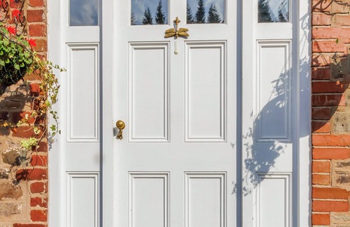 Crickhowell Cabaña | The Library - UK46649