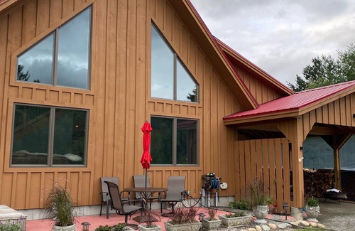 Twin Mountain Casa | The light is gorgeous here! Newly Constructed Home On the Ammonoosuc River!
