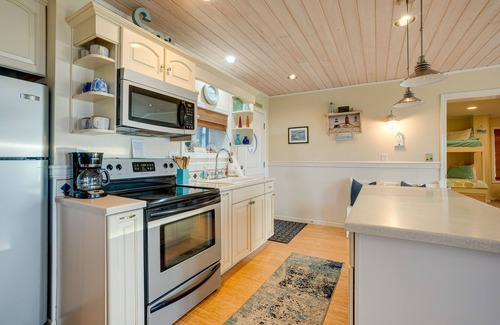 Port Orford Casa | The Lighthouse: 3 Acre Port Orford Oceanfront Home