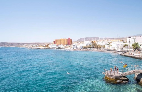 Poris de Abona Apartamento | The Lighthouse by the Sea & Wifi