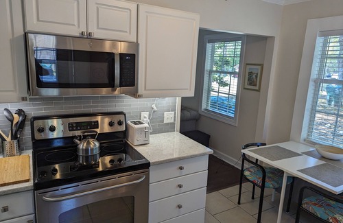Port Royal Cabaña | The Lighthouse Cottage - beautiful, light-filled vacation cottage in Port Royal.