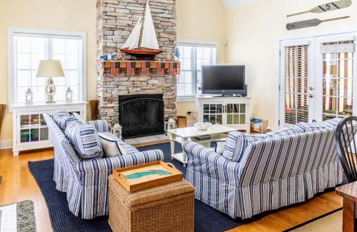 Union Pier Casa | The Lighthouse in Lakeshore Cottages