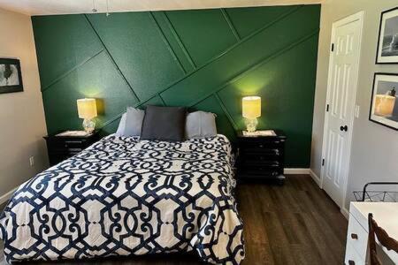 Yosemite Lakes Casa | The Lighthouse Pet Friendly Hot Tub BBQ Sleeps 11