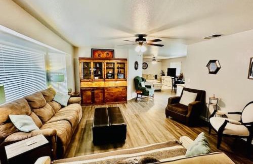 Yosemite Lakes Casa | The Lighthouse Pet Friendly Hot Tub BBQ Sleeps 11