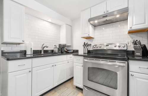 Historic Hyde Park North Apartamento | The Lil Hyde Out Cute Hyde Park Apt