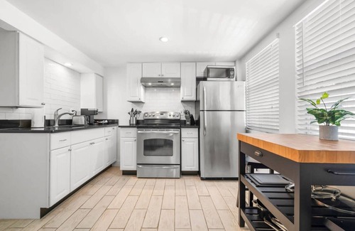 Historic Hyde Park North Apartamento | The Lil Hyde Out Cute Hyde Park Apt