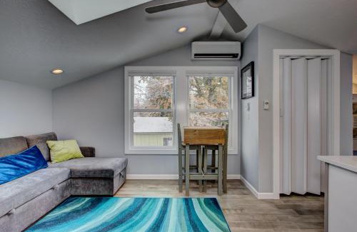 North End Apartamento | The Lilly Pad Brand New in Hyde Park! Pet Friendly, fully fenced yard, walking distance to Hyde Park shops, and dining and Camel's Back Park