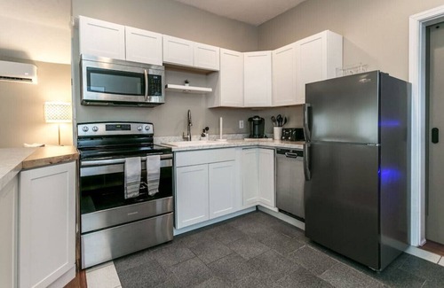Sylvan Beach Apartamento | Sylvans Hidden Gem "The Lilly Pad" w/ Murphy Bed! Internal name: Lilly - Studio sleeps 4