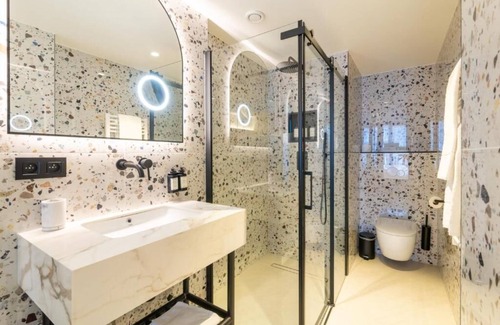 Saint-Josse-ten-Noode Hotel | The Liman Hotel