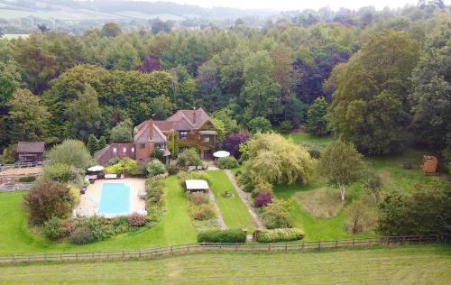 Great Missenden Casa | The Limes Country House with Heated Pool & Hot Tub