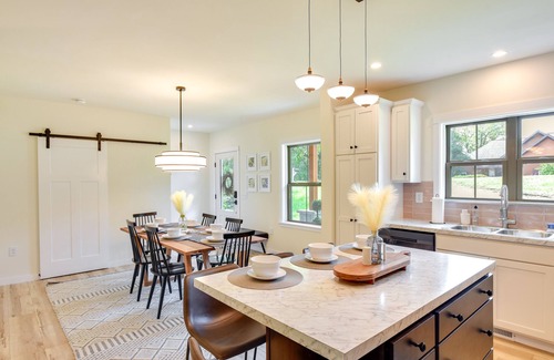 The Galena Territory Casa | The Linden; New construction Galena Retreat w/ hot tub & pool table