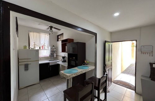 Santa Ana Apartamento | The Lindora Studio, 1 bedroom home with pool