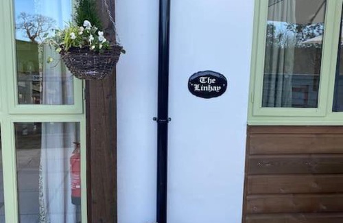 Hele Casa | The Linhay at Hewish Mill