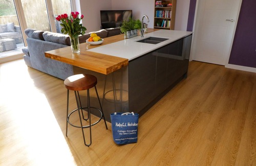 Tiverton Cabaña | THE LINHAY, family friendly, luxury holiday cottage in Tiverton