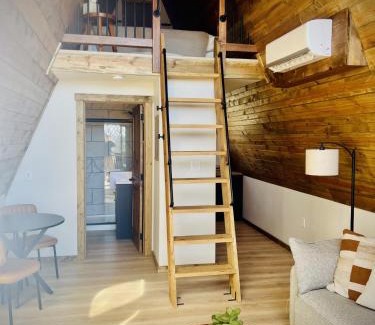 Ironton Casa | The Linkin, a cozy mountain cabin with King Bed