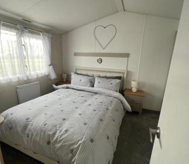 Girvan Otro | The Linwood at StrathavonRentals