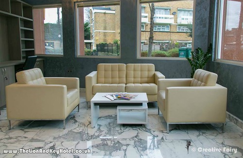 Leyton Hotel | The Lion & Key Hotel
