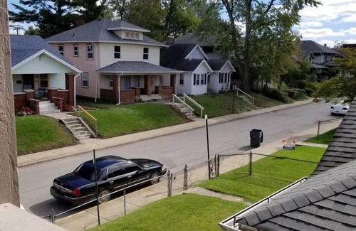 Near Eastside Apartamento | ❤The Lion King Suite in Downtown Indianapolis❤