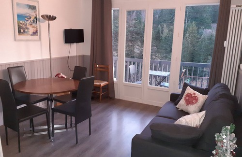 Laveissiere Apartamento | El Lioran, bonito estudio con balcón, frente a las pistas