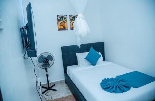 Kisumu Hotel | The lit garden place