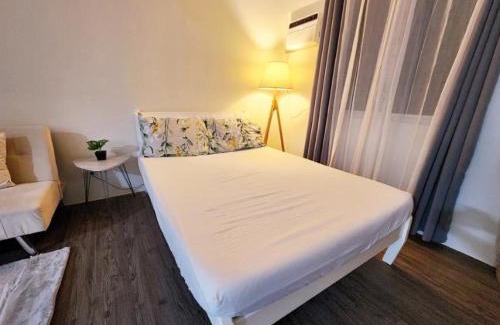 Canlubang Apartamento | The Little Abode Nuvali - Smart Studio Unit with Balcony & free pool access