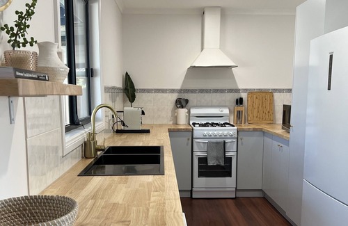 Port Willunga Casa | The Little Beach Retreat- 1 street from the Sea