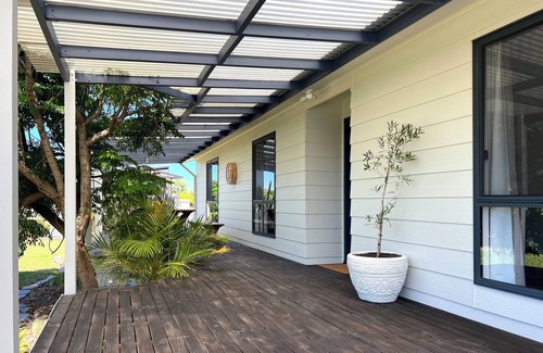 Port Willunga Casa | The Little Beach Retreat- 1 street from the Sea