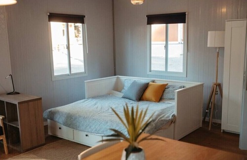 Powell River Cabaña | The Little Beach Side CottageA25